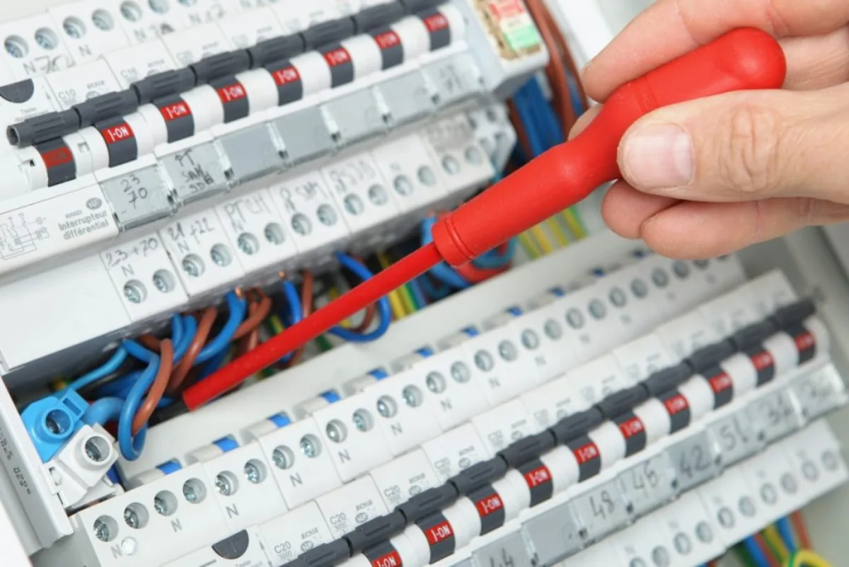 SOS électricien 24h/24 et 7j/7 à Meaux